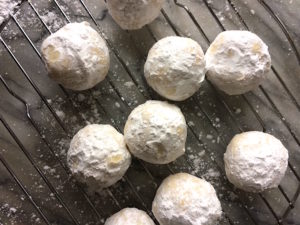 These nut-free snowball cookies are a Christmas cookie classic, but without the nuts. Buttery, sugary, delicious bites of awesome. #nutfree #christmascookies | flavorpalooza.com