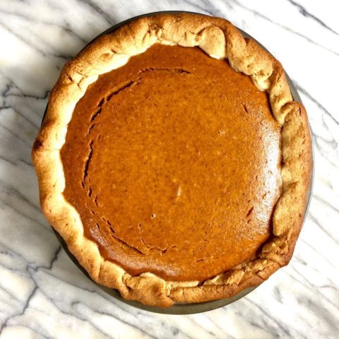 A healthy pumpkin pie recipe that's low on sugar and high on spice. | flavorpalooza.com